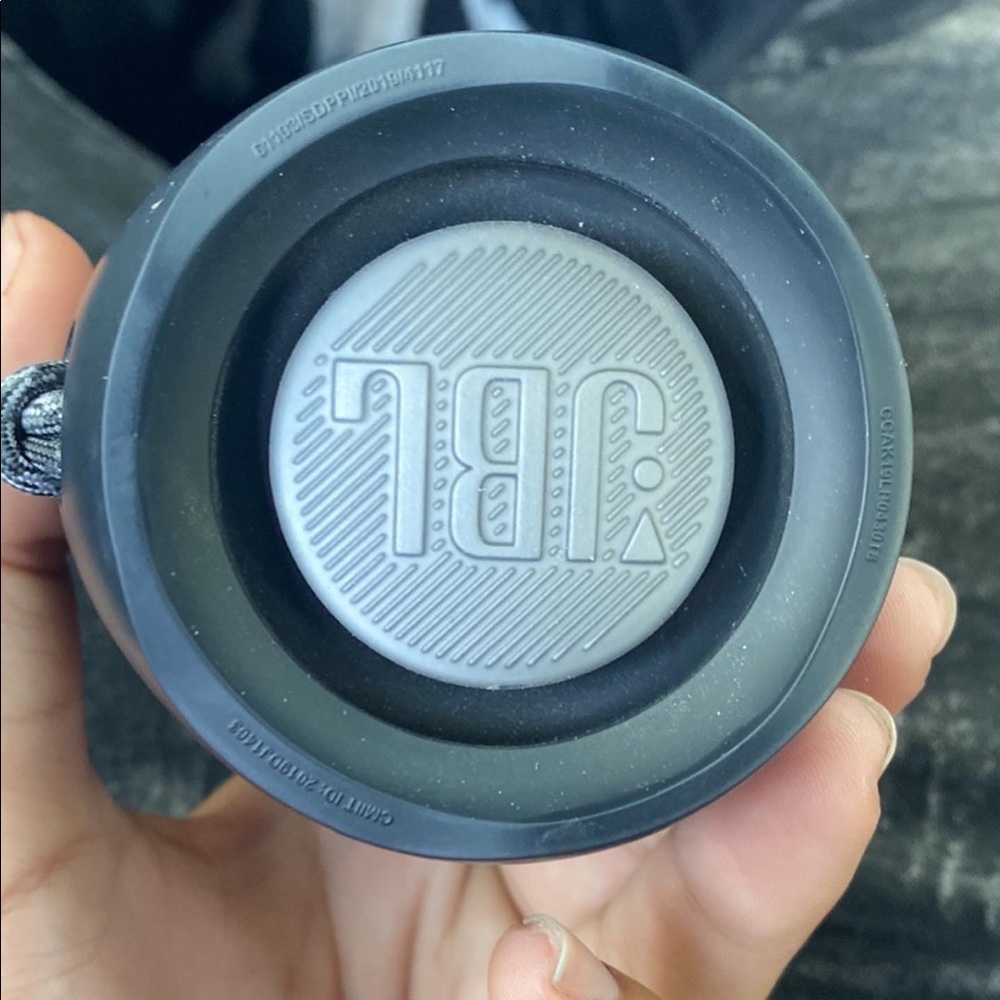 JBL 5 speaker